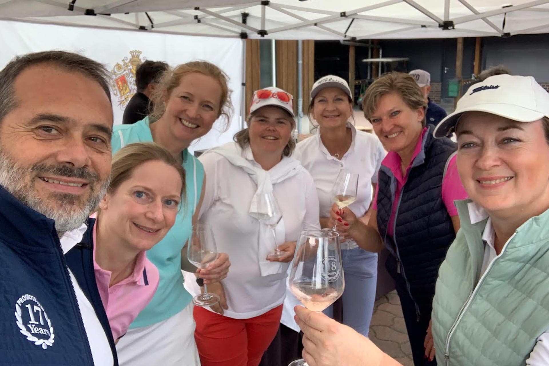 Prosecco-Golf-Cup-people-and-wine-5